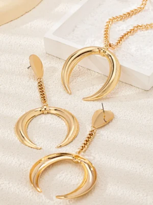 Strawberries Moon Set