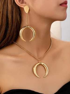 Strawberries Moon Set